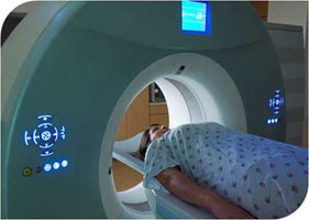 Paciente en una tomografía computarizada.